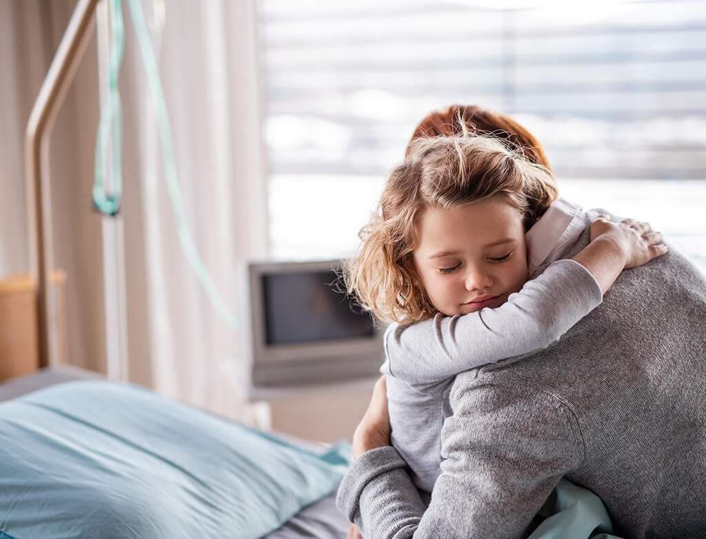 Rooming-in: Wann und wie kann ich mein Kind ins Krankenhaus begleiten? Das sagt die Expertin