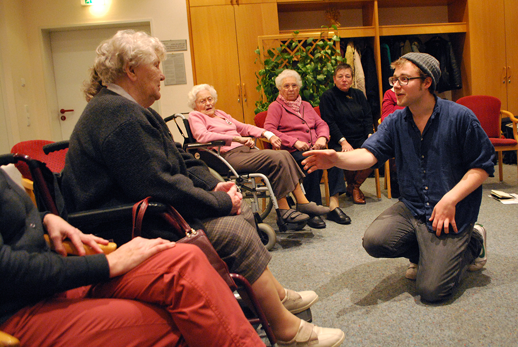 Poetry Slammer Lars Ruppel im Pflegeheim