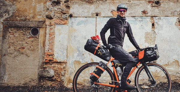 Diagnose Krebs: Philipp Markgraf auf einer Mountainbike Tour