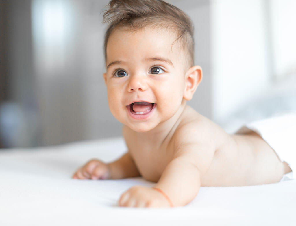 Milchzähne: Wann und wie zahnen Babys?
